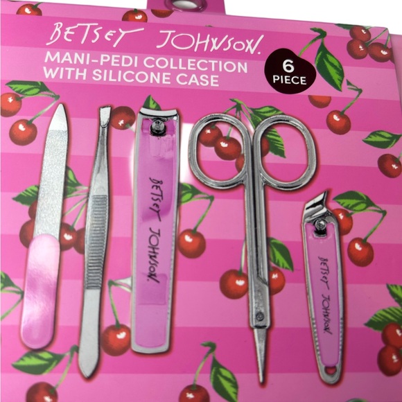 Betsey Johnson Pink Mani-Pedi 6 Piece Collection including Silicone Case NWT - Picture 4 of 4